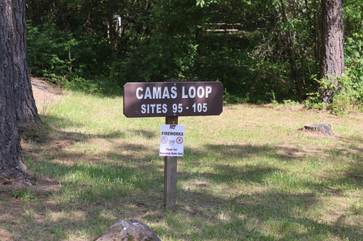 The entrance to Camas loop.