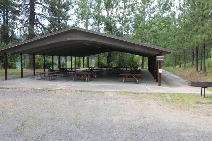 There is a large group shelter with barbeque grills, electricity and water. It is situated next to the beach and a nice day-use area with access to the lake.