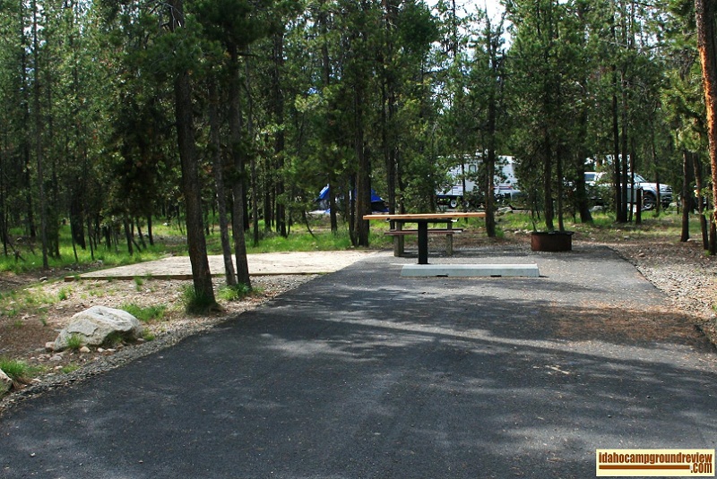 Shoreline Campground RV camping site
