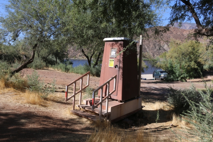 Camping in Upper Burnt Corral Recreation Site on Apache Reservoir-Arizona