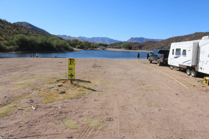 Camping in Upper Burnt Corral Recreation Site on Apache Reservoir-Arizona