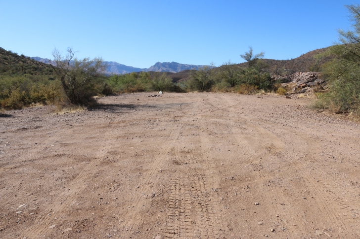 Camping in Upper Burnt Corral Recreation Site on Apache Reservoir-Arizona