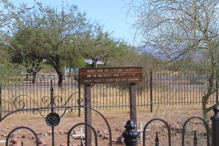 Camping in Windy Hill Recreation Site on Roosevelt Lake-Arizona