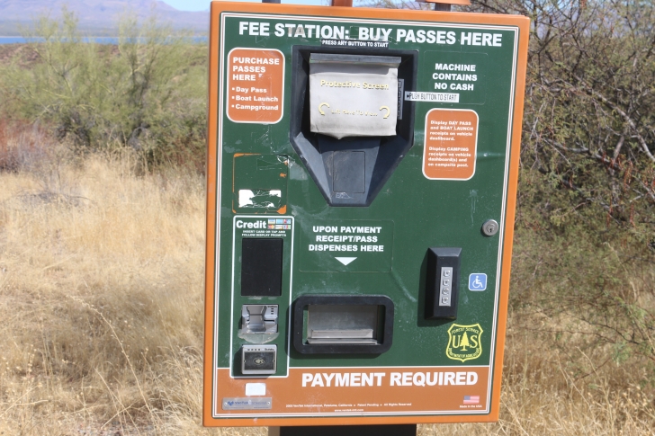 Camping in Windy Hill Recreation Site on Roosevelt Lake-Arizona