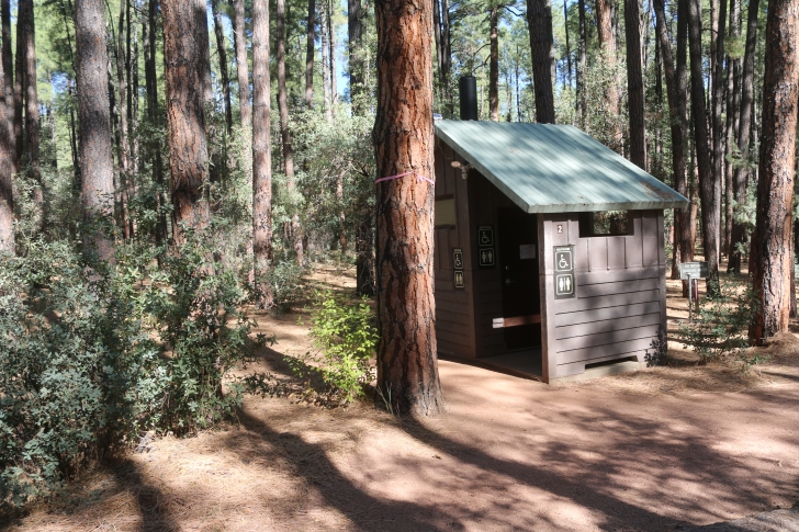 A guide to camping at Ponderosa Campground in Arizona.