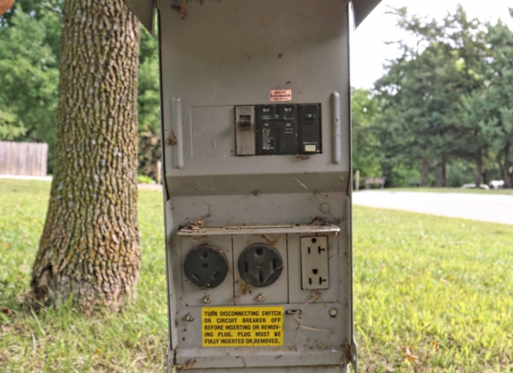 Camping at Eugene T Mahoney State Park in Nebraska