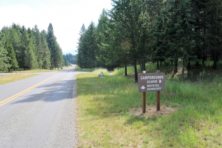 A picture of the sign pointing to the entrance to Gilmore Campground.