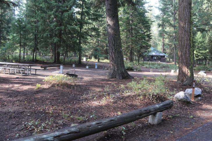 A guide to camping at Ponderosa State Park in Idaho