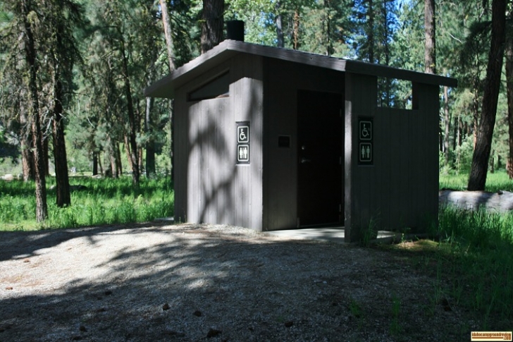 The vault style outhouse in Abbot Campground.