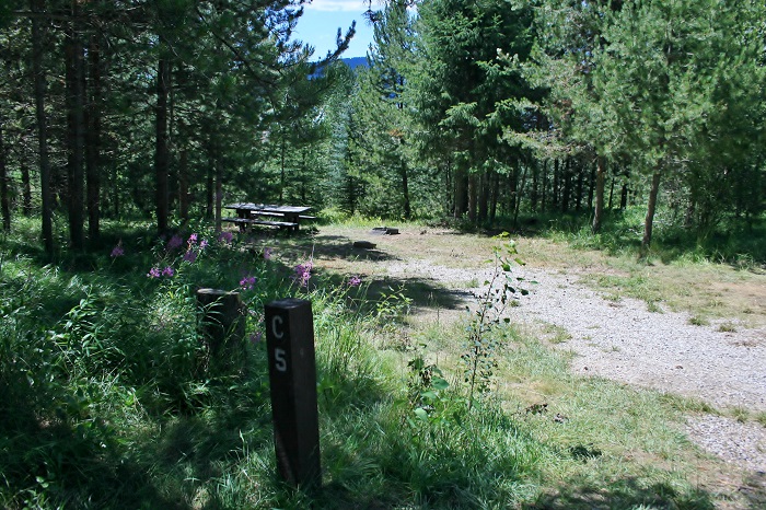 A picture of the group camping sites in Alpine Campground on Palisades Reservoir in eastern Idaho.