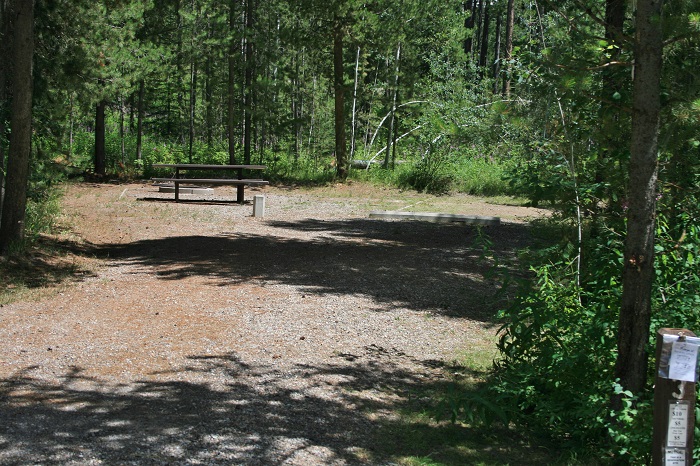 A picture of campsite 3 in Alpine Campground on Palisades Reservoir in eastern Idaho.