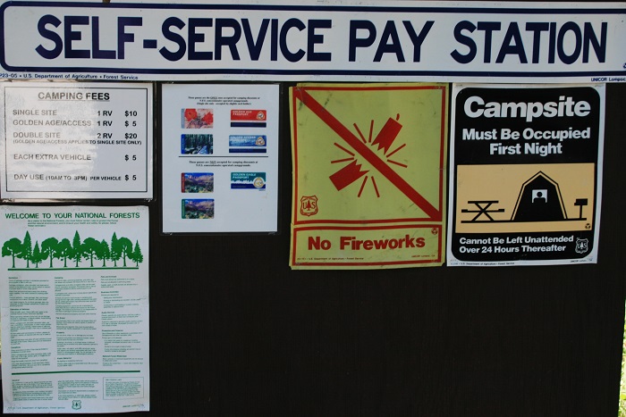 A picture of the signs at Alpine Campground on Palisades Reservior in eastern Idaho.
