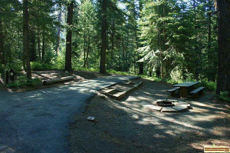 typical camp site in antelope campground and sagehen reservoir