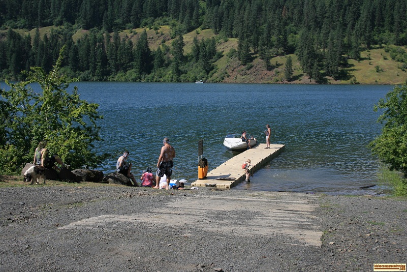 the boat dock and ramp at canyon creek recreationsite on dworshak reservoir