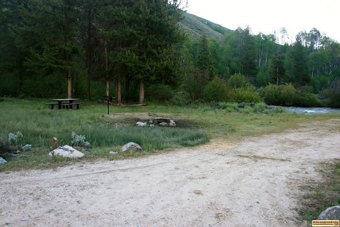 This picture is of campsite #1 in Canyon Creek Transfer Camp on Big Smokey Creek.