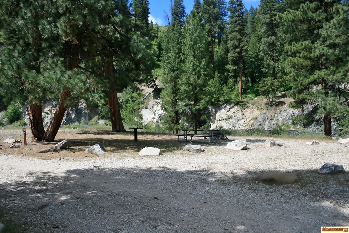 Chaparral Campground camping, campsite 4