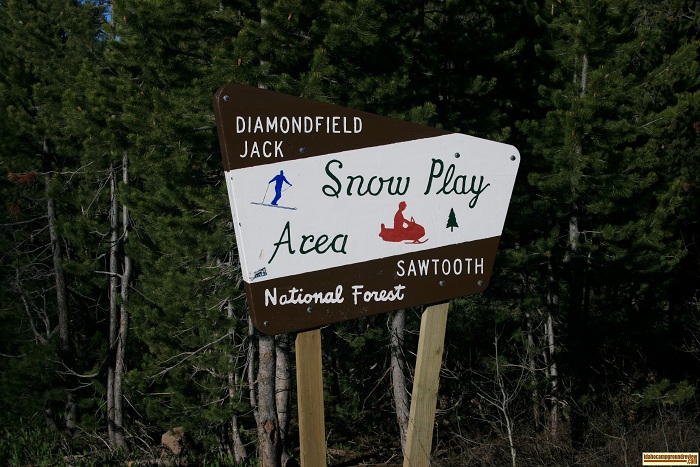Diamondfield Jack Snow facilities near Magic Mountain.