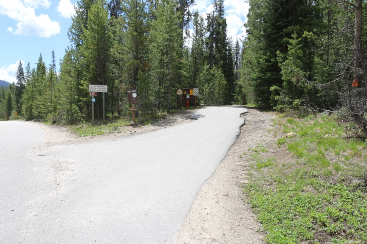 This a picture of the entrance to Edna Creek Campground.