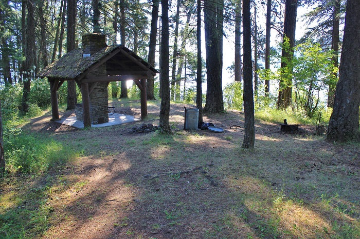 There are 2 small shelters like this.