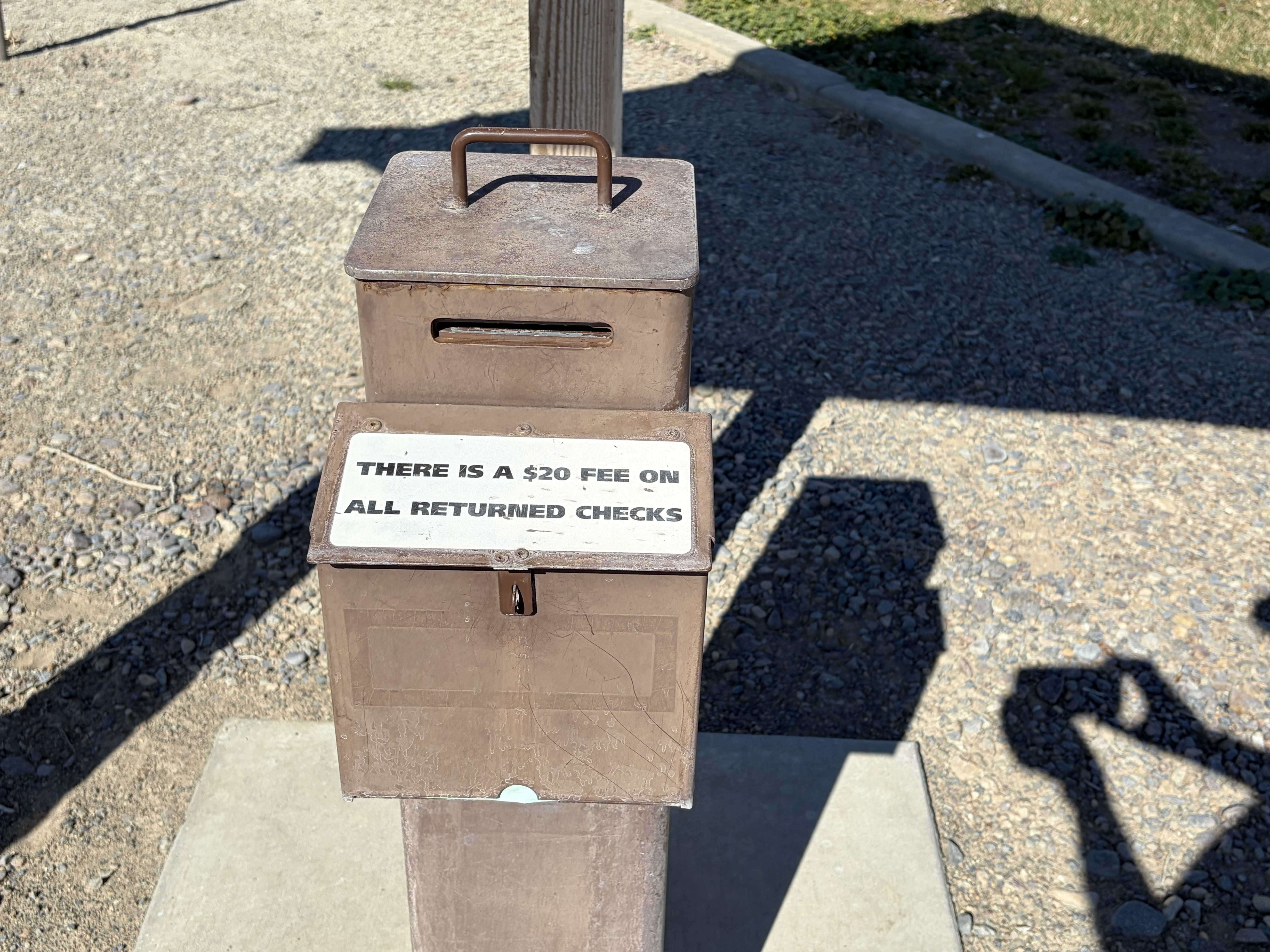 Locust Park Signs and Info 