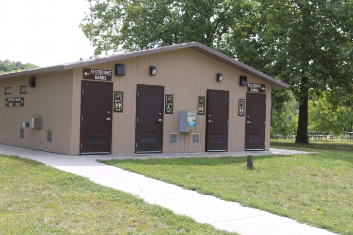 Camping at Louisville State Recreation Area on the Platte River  Nebraska