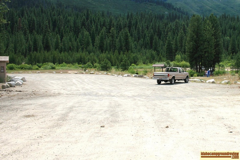 There is a large parking area at Lowman Fishing Ponds along the Payette River east of Lowman, Idaho