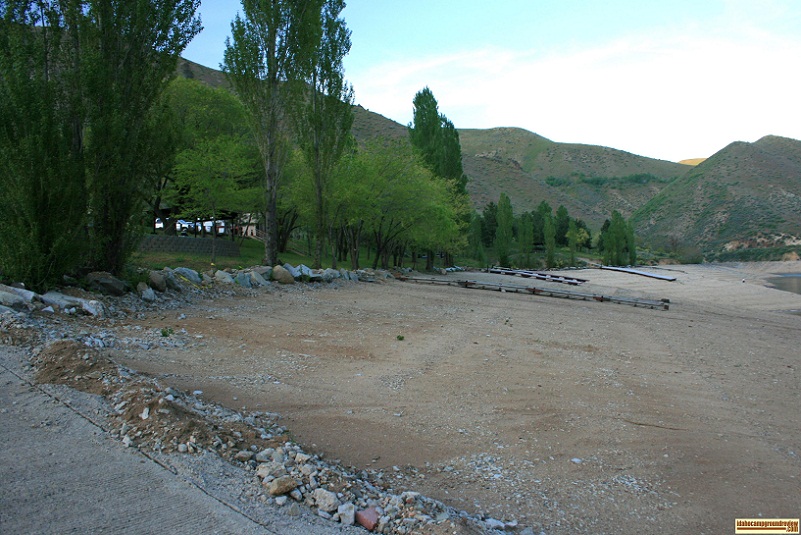 View of Day-use Area including docks from the boat ramp.
