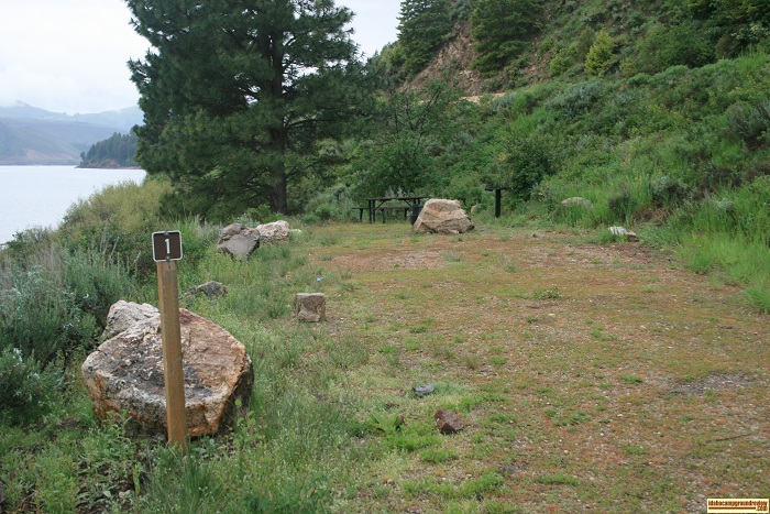 A campsite in Pine Recreation site on anderson Ranch Reservoir.