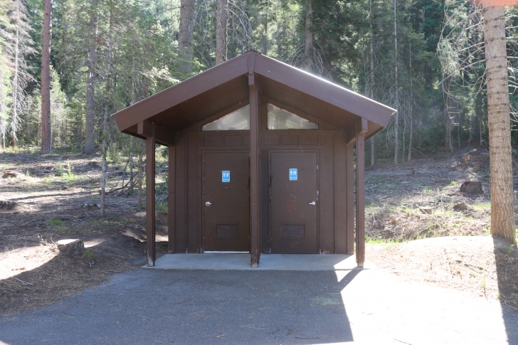 Camping in Sagehen Creek Campground at Sagehen reservoir.