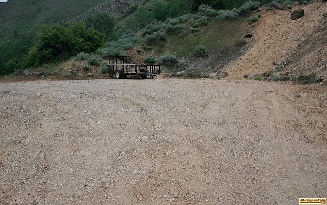 There is room for a little extra parking in the turn around area.