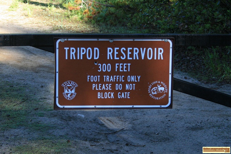 Tripod Reservoir gate and sign