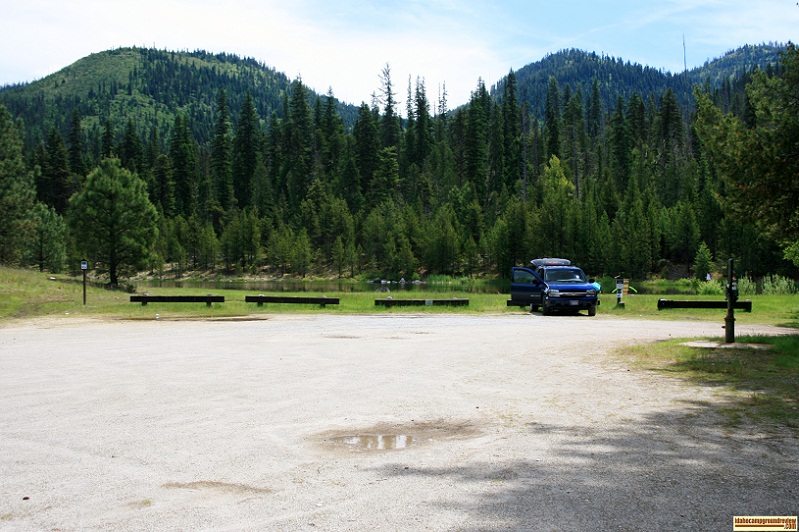 Extra parking at the "lake" at White Sands Campground