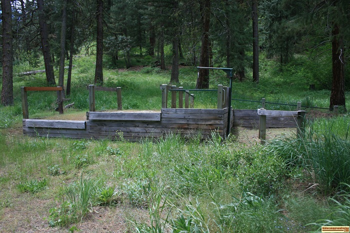Willow Creek Transfer Camp stock loading chutes