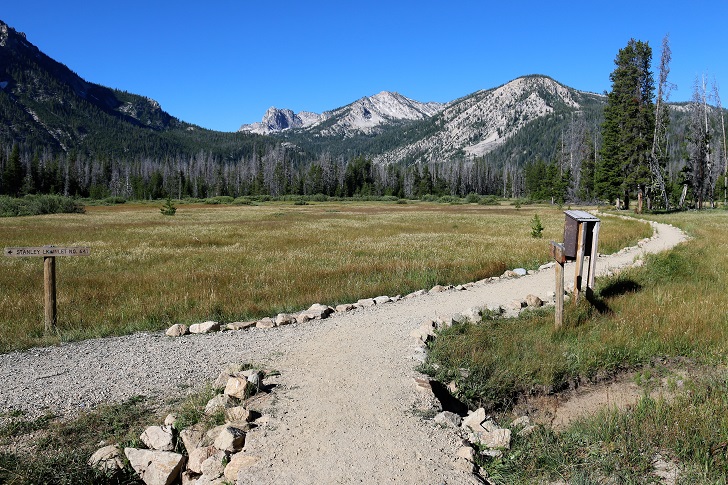 The junction with the Idaho Centennial Trail.