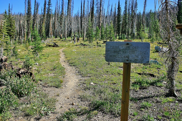 Hike to Pistol Lake