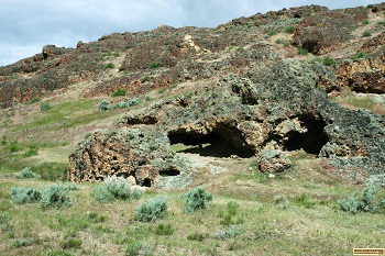 Hollow rocks near Leslie Gulch
