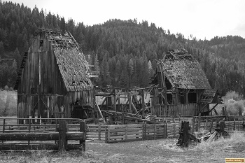 picture of an old barn near Bear, Idaho
