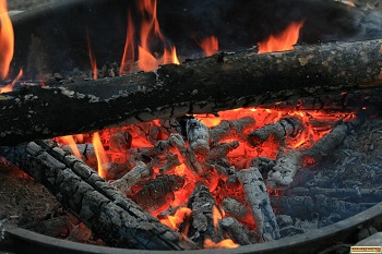 picture of a campfire