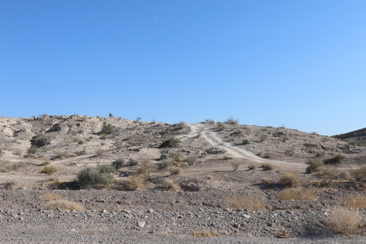 Camping on Eight Mile Road on Lake Meade in Nevada