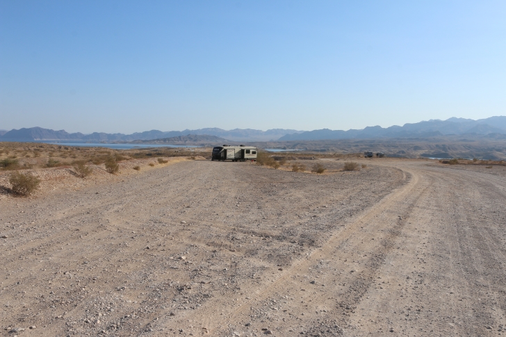 Camping on Eight Mile Road on Lake Meade in Nevada