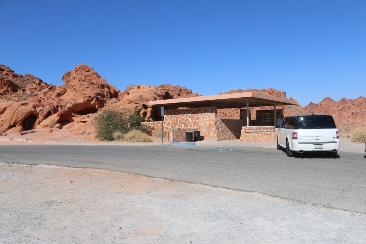 A guide to Valley of Fire State Park in Nevada.