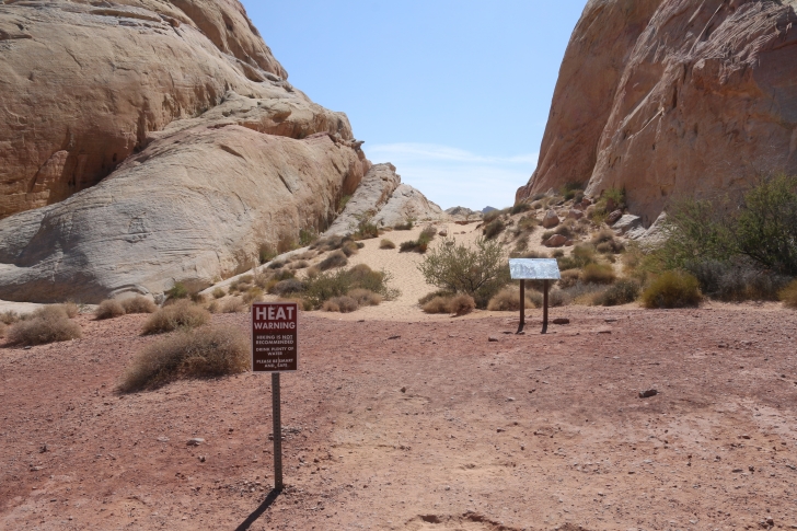 A guide to Valley of Fire State Park in Nevada.