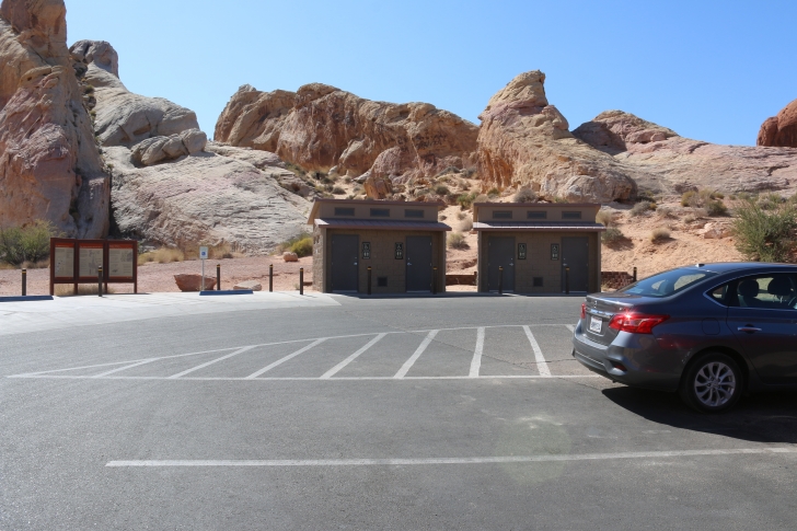 A guide to Valley of Fire State Park in Nevada.