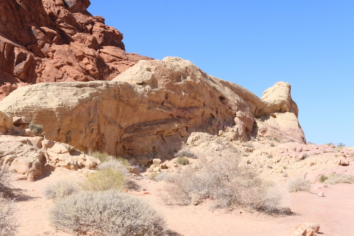 A guide to Valley of Fire State Park in Nevada.