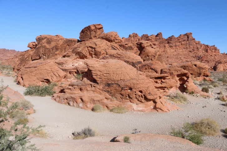 A guide to Valley of Fire State Park in Nevada.