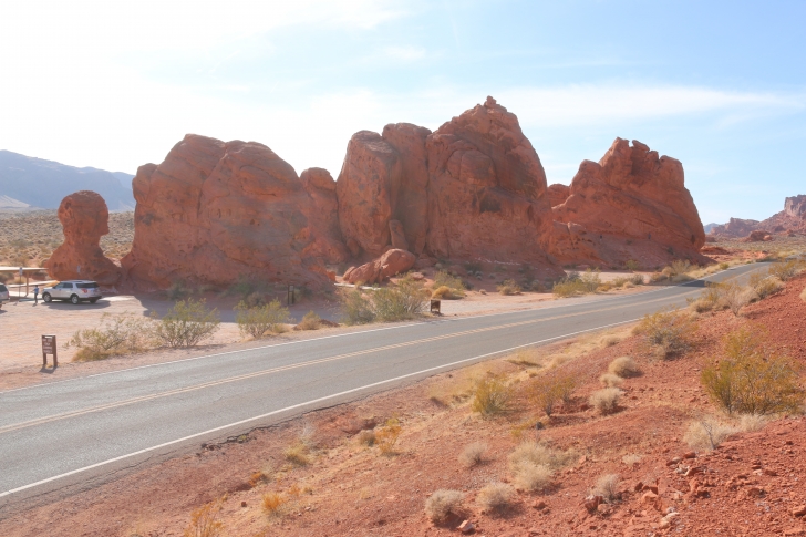 A guide to Valley of Fire State Park in Nevada.