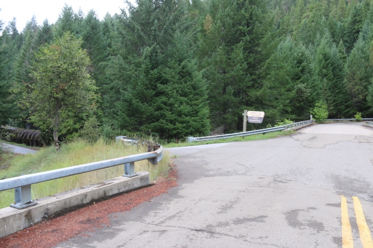 Hiking to Toketee Falls on Oregon's North Umpqua River.
